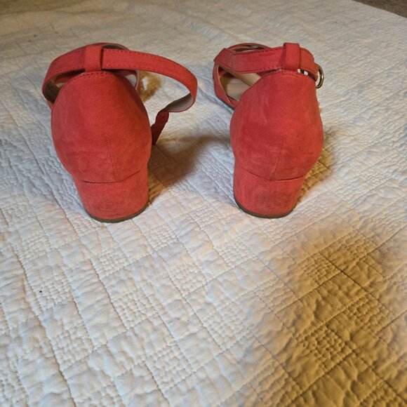 Red Sandals - Picture 5 of 9